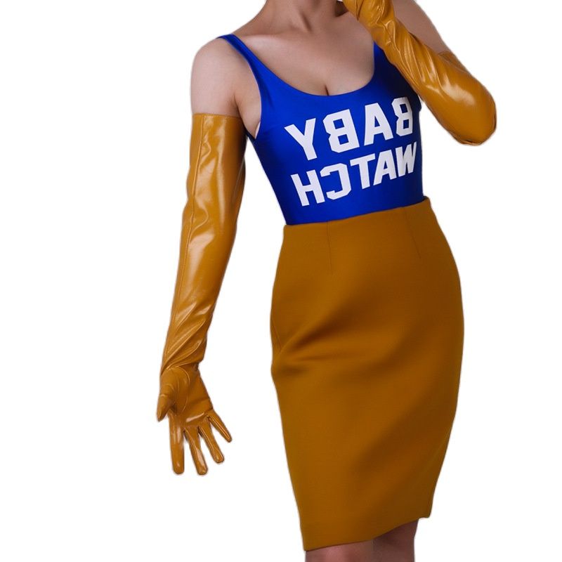 Women Fashion Over 60 - Удлиненные лакированные кожаные перчатки длиной 60