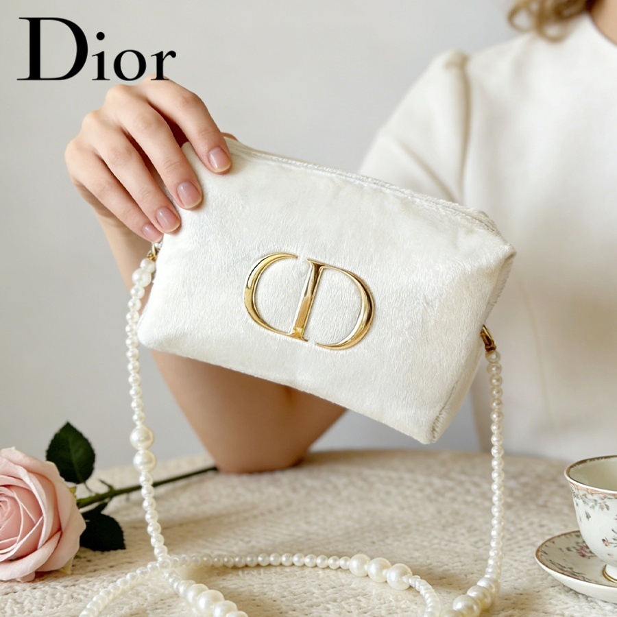 Сумка Dior из белого бархата,  – обзор и цена Women Fashion Logo Design